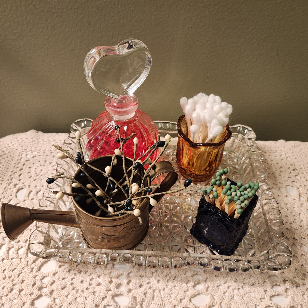 Pressed Glass Divided Vanity Tray OR Relish Dish With Scalloped Edge - Picture 8 of 8